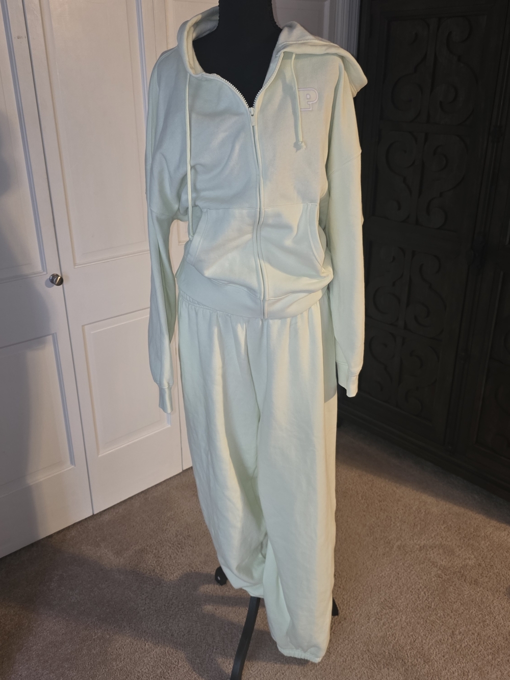 Victoria’s Secret PINK Sweatsuit Set NWT Hoodie Joggers Large